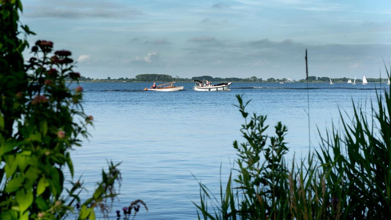 Welcome In - Houseboat 'Elysium' Met Eigen Aanlegsteiger Sneek - Offingawier Εξωτερικό φωτογραφία